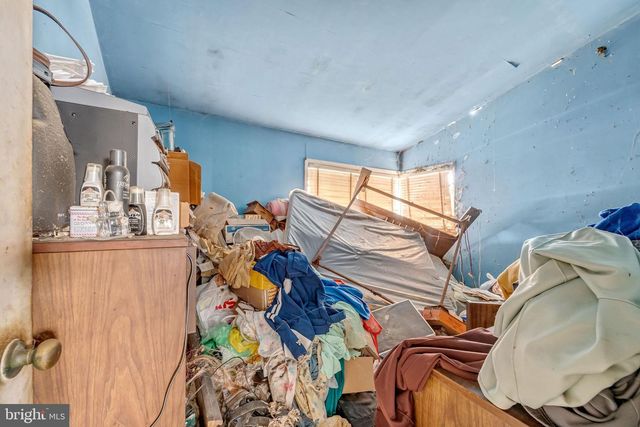 331 COLLINS LN, Maple Shade, NJ 08052