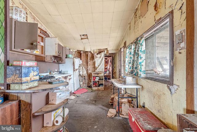 331 COLLINS LN, Maple Shade, NJ 08052