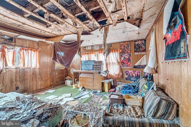 331 COLLINS LN, Maple Shade, NJ 08052