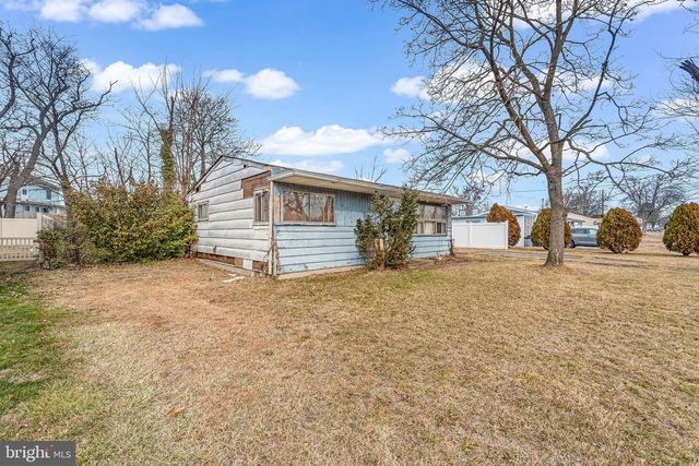 331 COLLINS LN, Maple Shade, NJ 08052