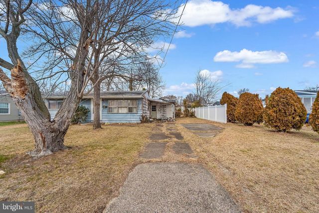 331 COLLINS LN, Maple Shade, NJ 08052