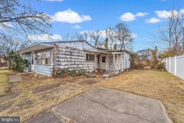 331 COLLINS LN, Maple Shade, NJ 08052