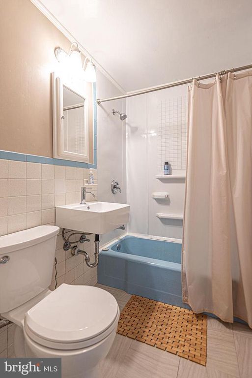 Image 25 of property listing at 7 93RD ST, Ocean City, MD 21842