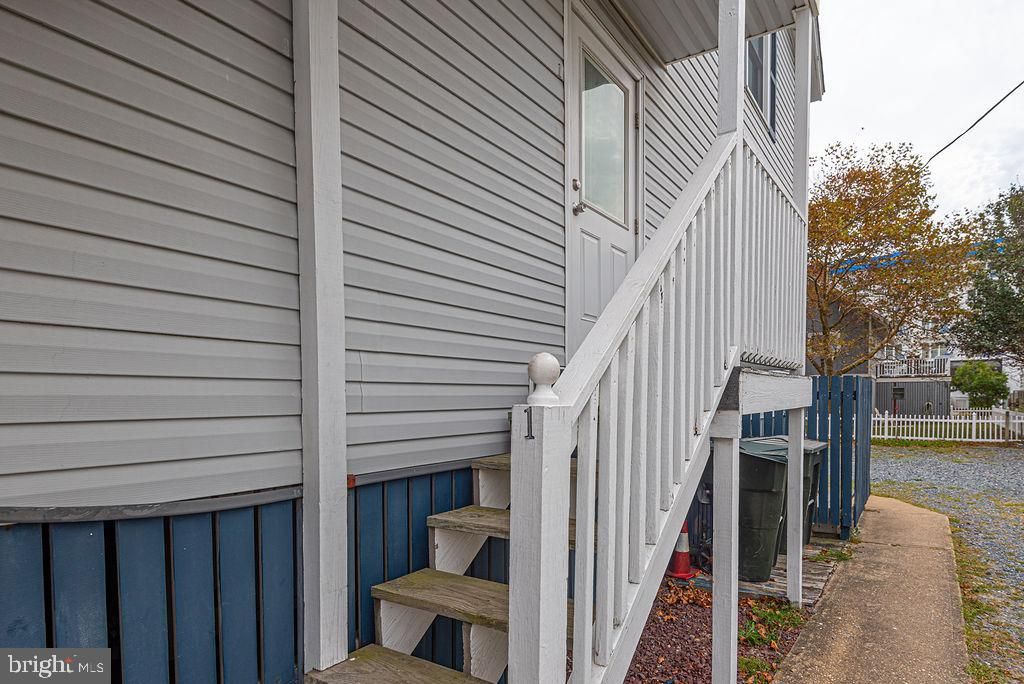 Image 3 of property listing at 7 93RD ST, Ocean City, MD 21842