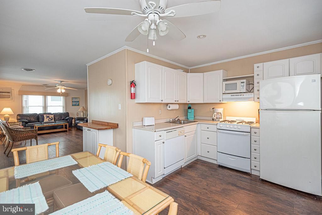 Image 43 of property listing at 7 93RD ST, Ocean City, MD 21842