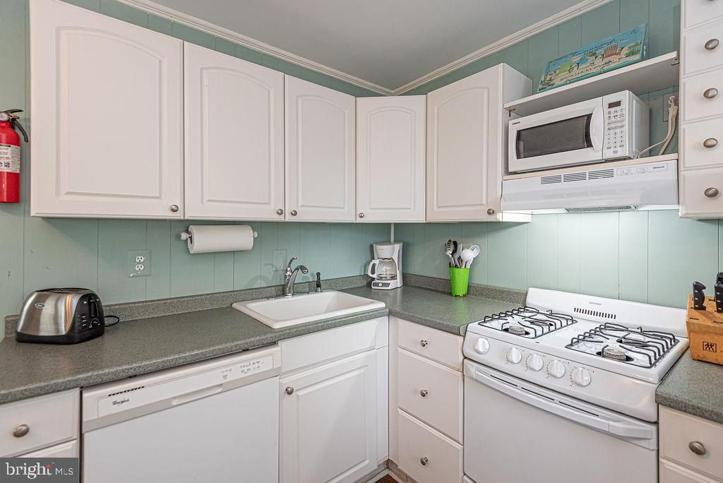 Image 8 of property listing at 7 93RD ST, Ocean City, MD 21842