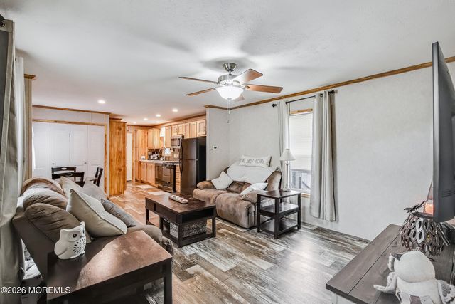 32 Bayshore Mobile Mnr, Hazlet, NJ 07730
