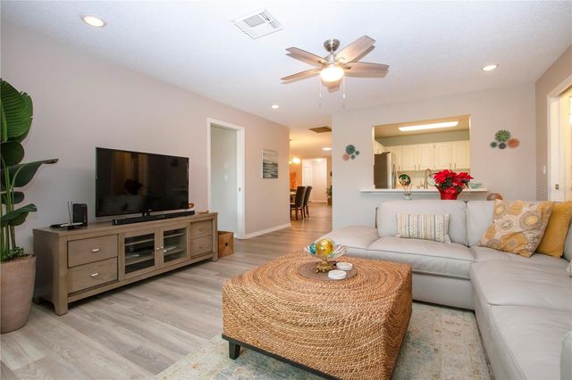 1709 WEDGE COURT, Sun City Center, FL 33573