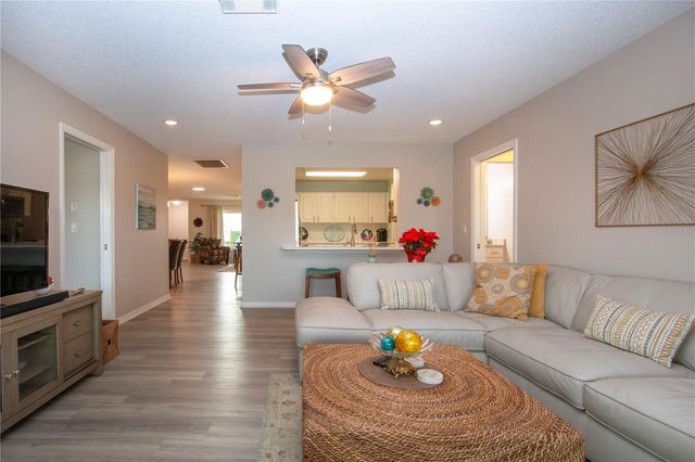 1709 WEDGE COURT, Sun City Center, FL 33573