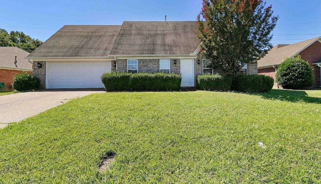 92 Wesley Dr, Jackson, TN 38305