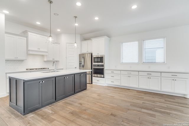 335 Alpine Lakes, New Braunfels, TX 78130