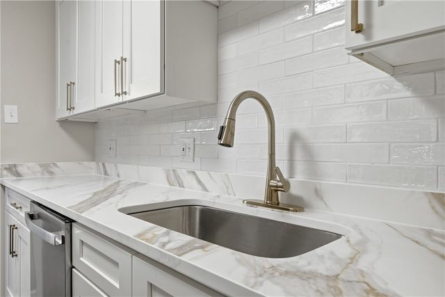 5600 Munhall Rd 309, Squirrel Hill, PA 15217