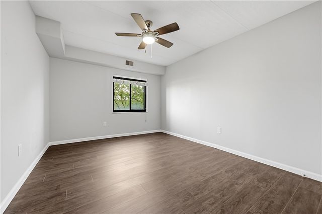 5600 Munhall Rd 309, Squirrel Hill, PA 15217