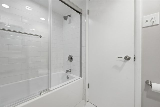 5600 Munhall Rd 309, Squirrel Hill, PA 15217