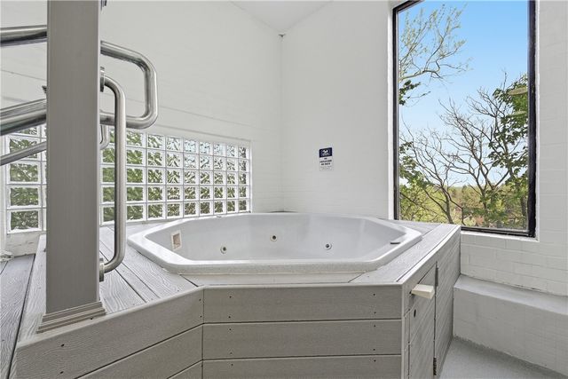 5600 Munhall Rd 309, Squirrel Hill, PA 15217