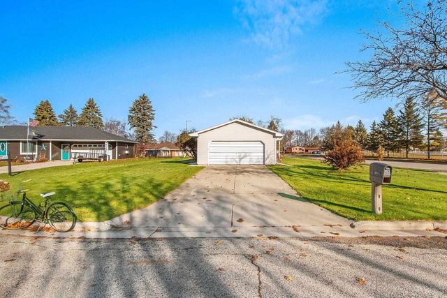 821 5TH STREET, Kewaunee, WI 54216