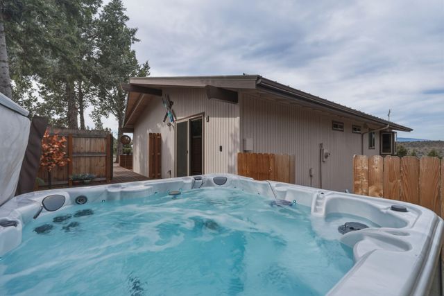 9427 SW Shad Road, Terrebonne, OR 97760