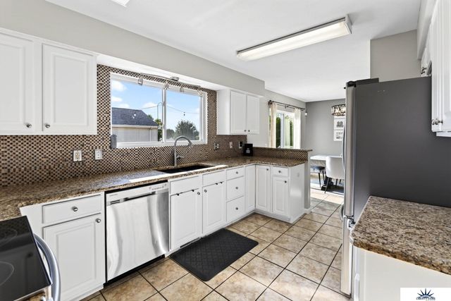 2319 N 167 Avenue, Omaha, NE 68116