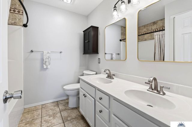 2319 N 167 Avenue, Omaha, NE 68116