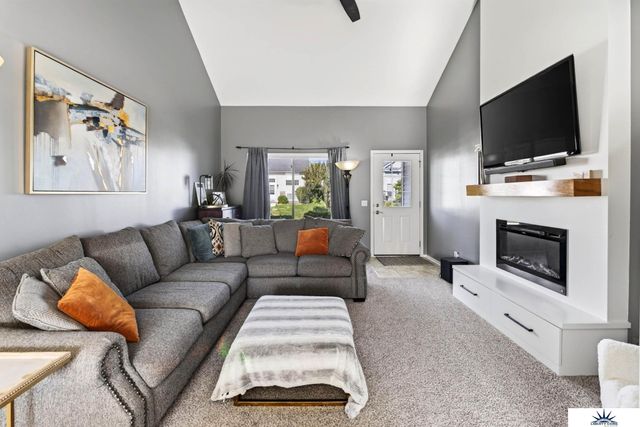 2319 N 167 Avenue, Omaha, NE 68116