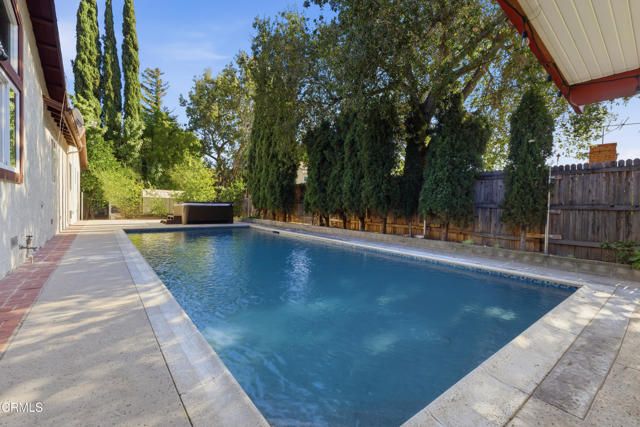 616 Groveview Lane, La Canada Flintridge, CA 91011