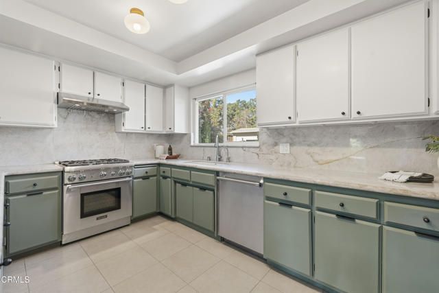 616 Groveview Lane, La Canada Flintridge, CA 91011