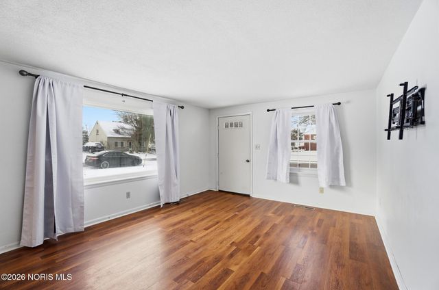 594 Douglas Drive, Wauseon, OH 43567