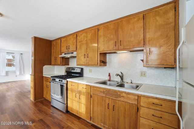 594 Douglas Drive, Wauseon, OH 43567