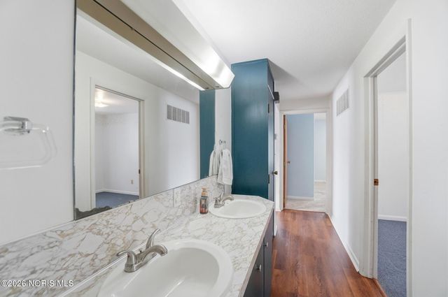 594 Douglas Drive, Wauseon, OH 43567