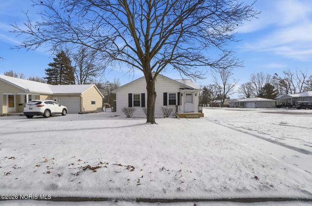 594 Douglas Drive, Wauseon, OH 43567