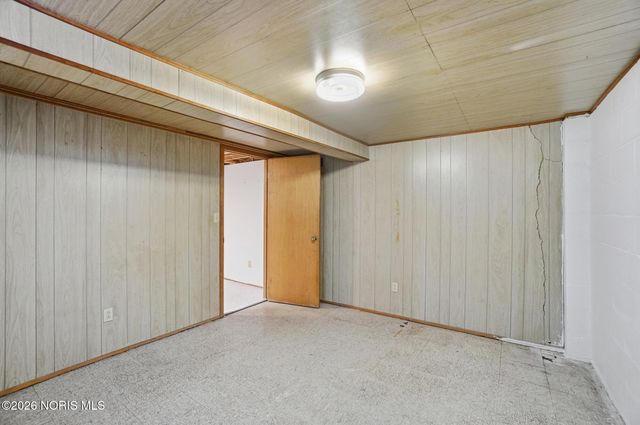 594 Douglas Drive, Wauseon, OH 43567