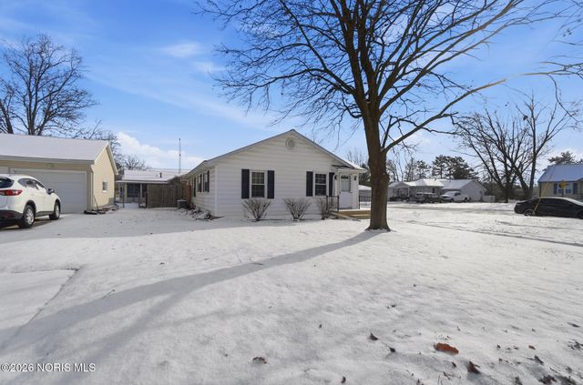 594 Douglas Drive, Wauseon, OH 43567