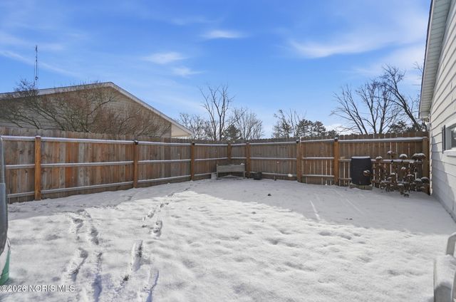 594 Douglas Drive, Wauseon, OH 43567