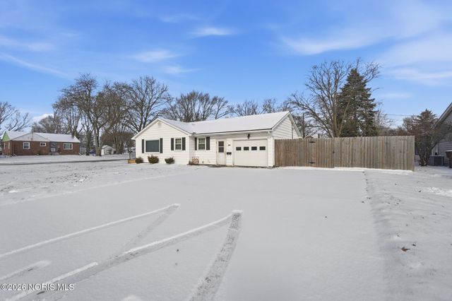 594 Douglas Drive, Wauseon, OH 43567