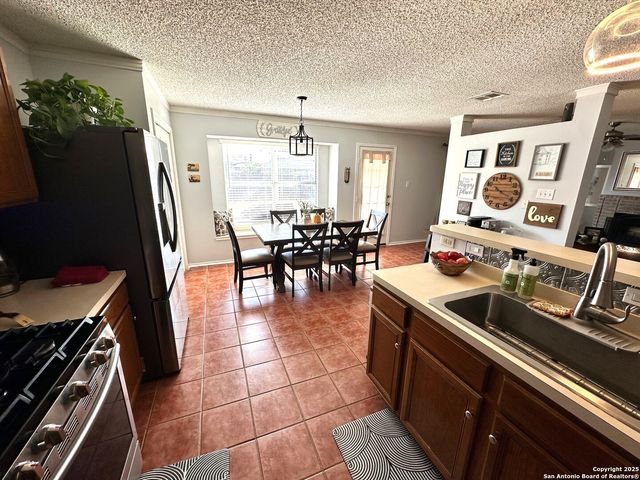 7522 Autumn Ledge, San Antonio, TX 78109