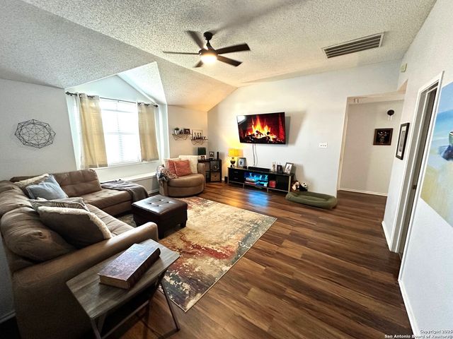 7522 Autumn Ledge, San Antonio, TX 78109