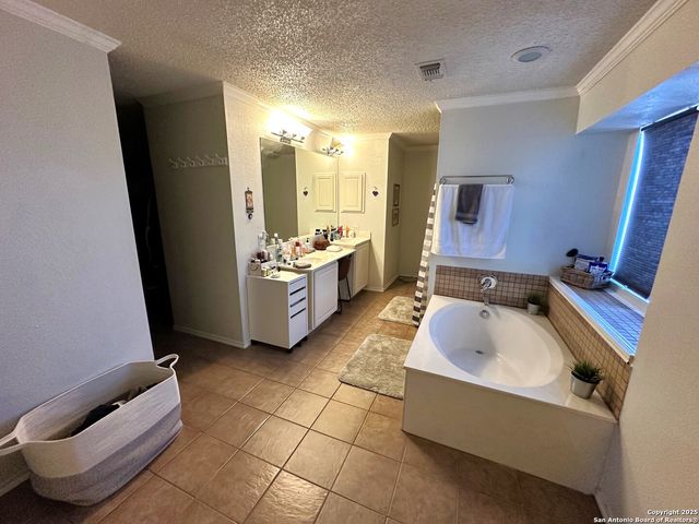 7522 Autumn Ledge, San Antonio, TX 78109