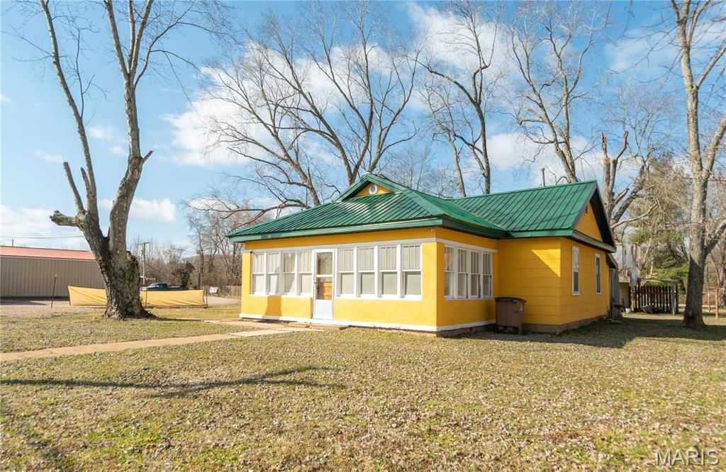 109 Business HH, Piedmont, MO 63957