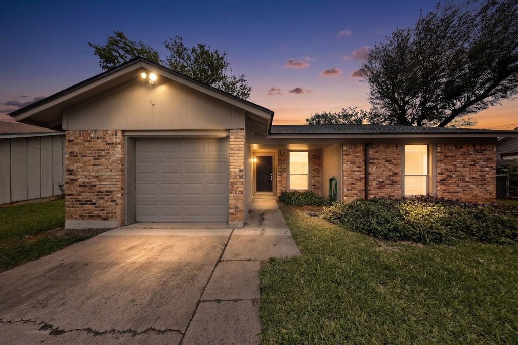 2404 Aldford DR, Austin, TX 78745