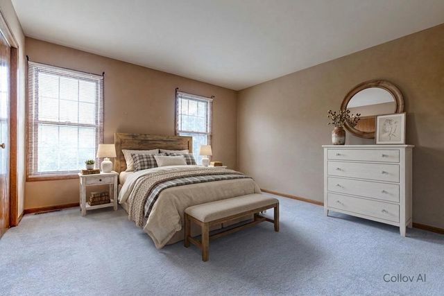 8 N Old Creek Road, Vernon Hills, IL 60061