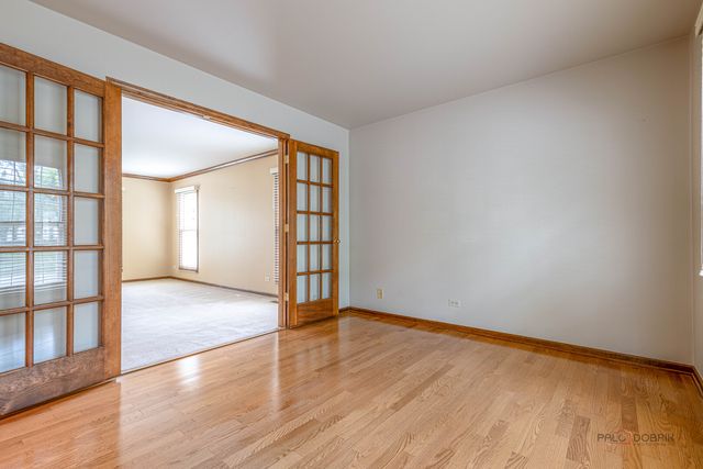 8 N Old Creek Road, Vernon Hills, IL 60061