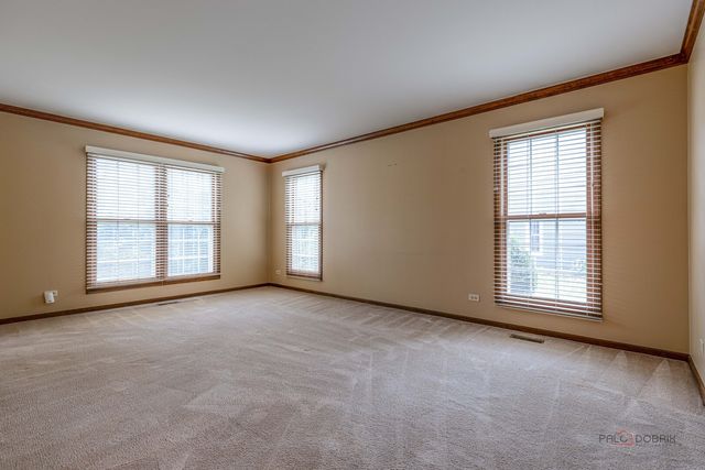 8 N Old Creek Road, Vernon Hills, IL 60061
