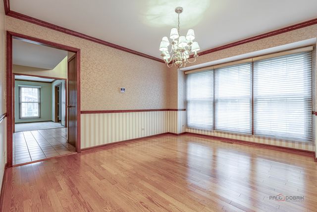 8 N Old Creek Road, Vernon Hills, IL 60061