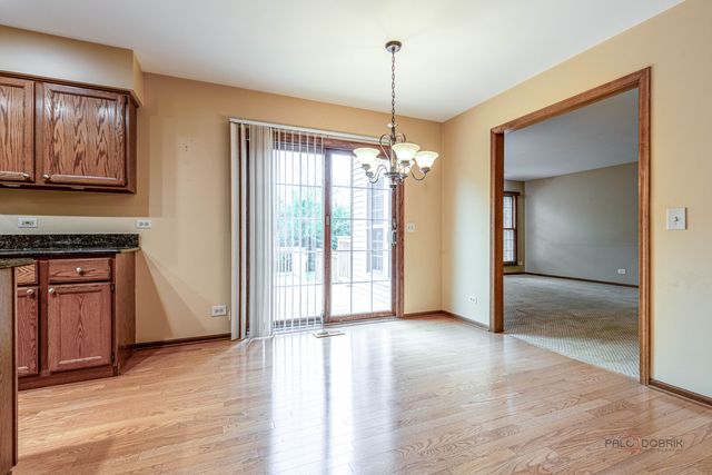 8 N Old Creek Road, Vernon Hills, IL 60061