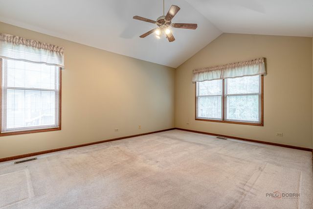 8 N Old Creek Road, Vernon Hills, IL 60061