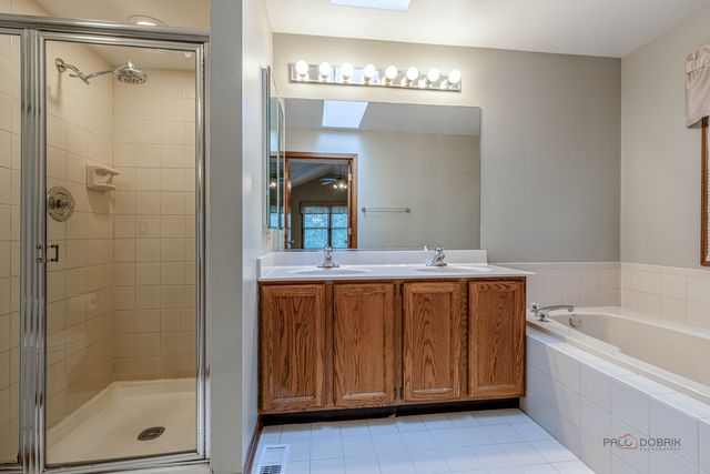 8 N Old Creek Road, Vernon Hills, IL 60061