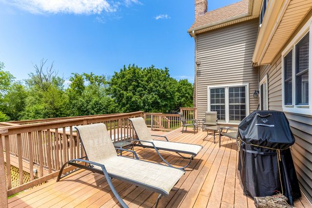 8 N Old Creek Road, Vernon Hills, IL 60061