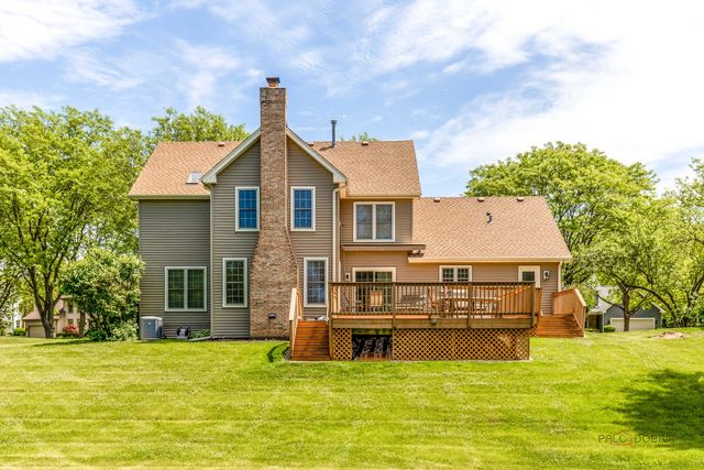 8 N Old Creek Road, Vernon Hills, IL 60061