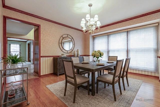 8 N Old Creek Road, Vernon Hills, IL 60061