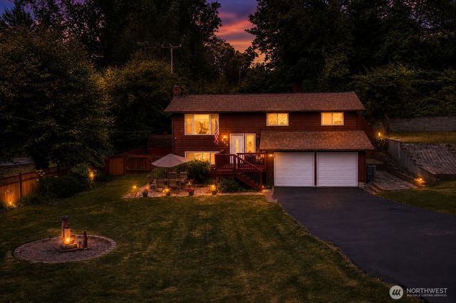 553 S 111th Street, Seattle, WA 98168